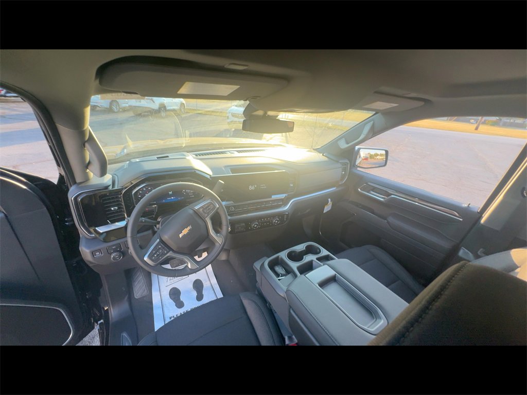 2026 Chevrolet Silverado 1500 LT photo 2