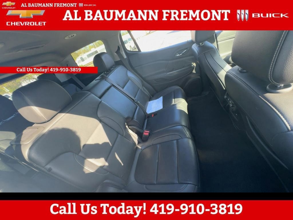 2023 GMC Acadia SLT - Photo 16