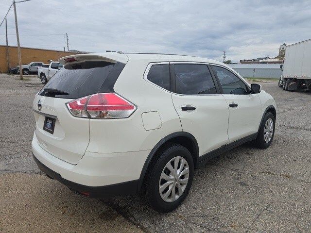 2016 Nissan Rogue S photo 3