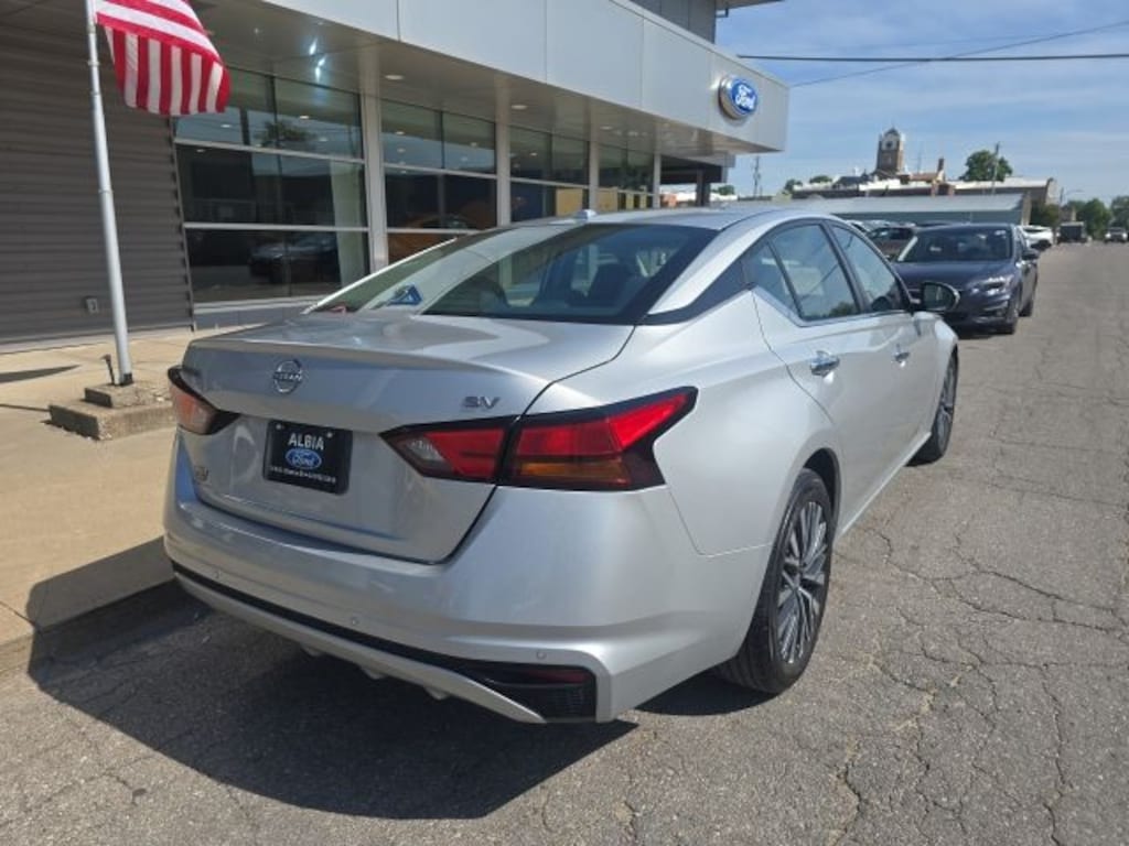 Used 2023 Nissan Altima 2.5 SV Sedan