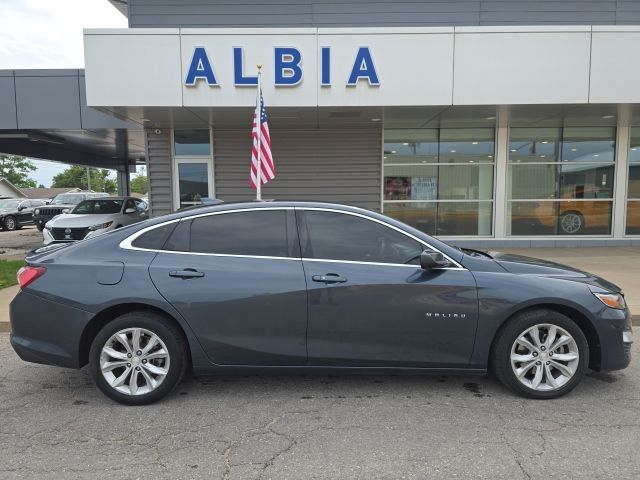 Used 2020 Chevrolet Malibu 1LT with VIN 1G1ZD5ST3LF032323 for sale in Albia, IA