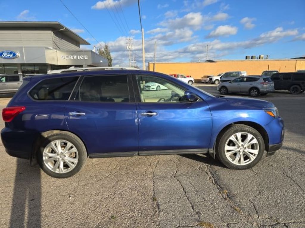 Used 2019 Nissan Pathfinder SL SUV