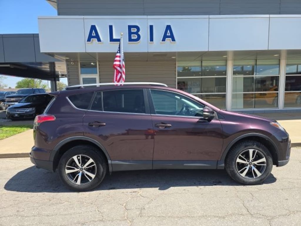 Used 2018 Toyota RAV4 XLE SUV