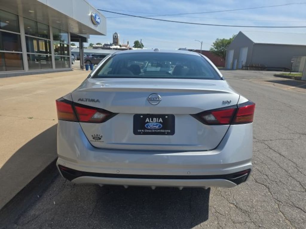 Used 2023 Nissan Altima 2.5 SV Sedan