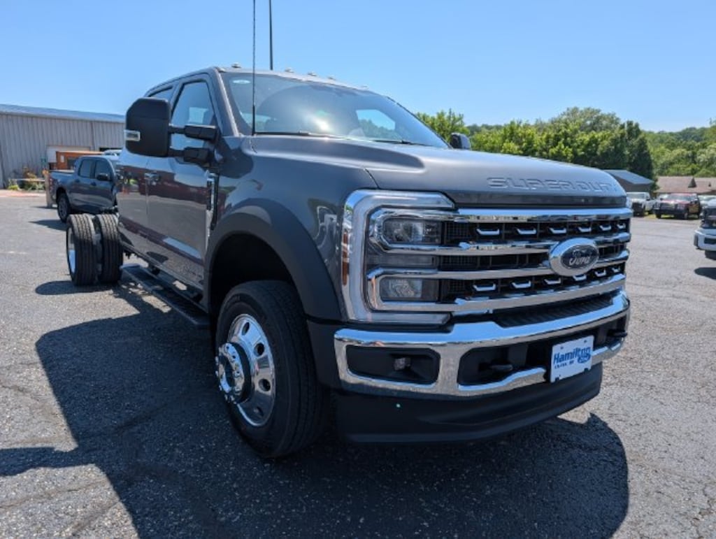 New 2026 Ford Super Duty F-450 DRW LARIAT Truck Crew Cab