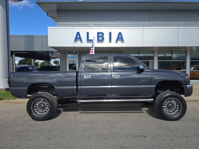 Used 2002 GMC Sierra 1500HD SLE with VIN 1GTGK13U52F209215 for sale in Albia, IA