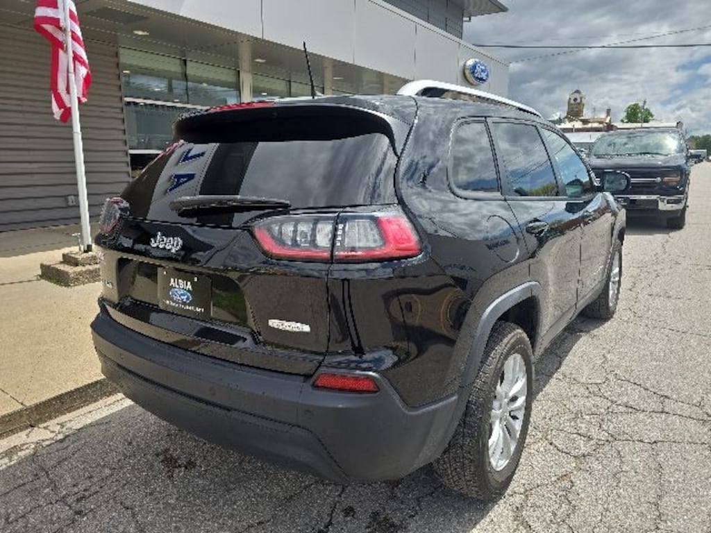 Used 2020 Jeep Cherokee Latitude SUV