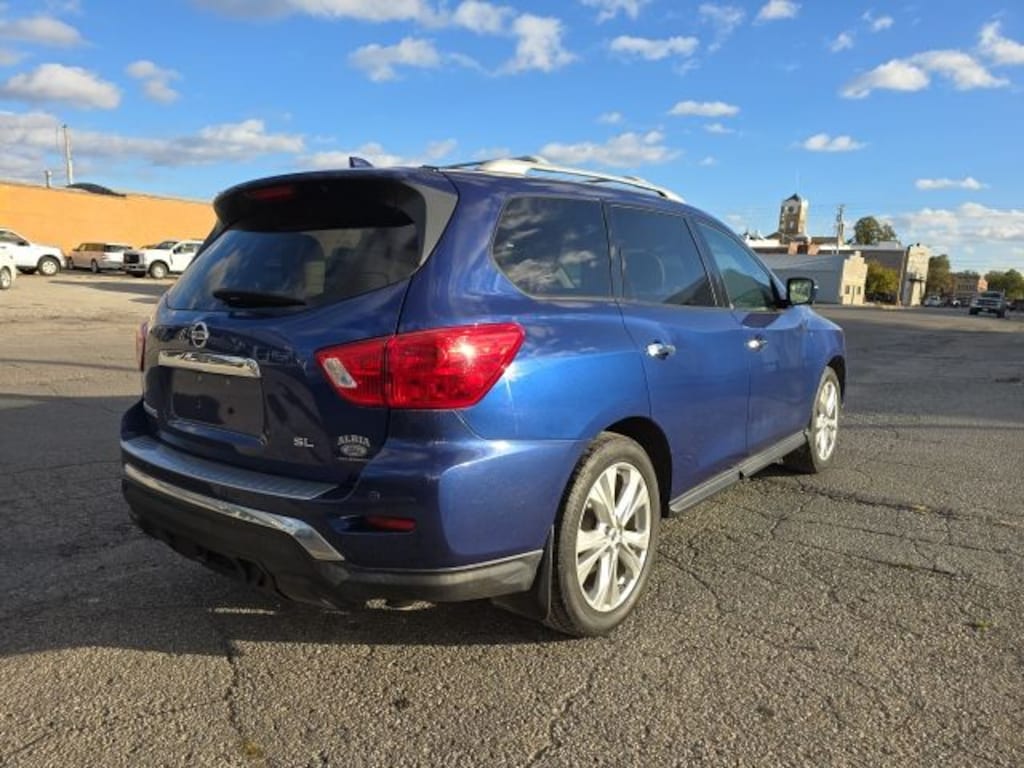 Used 2019 Nissan Pathfinder SL SUV