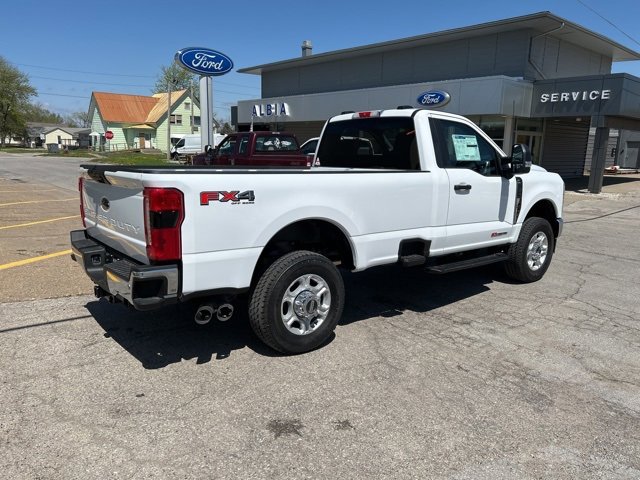 2025 Ford F-250 XLT photo 3