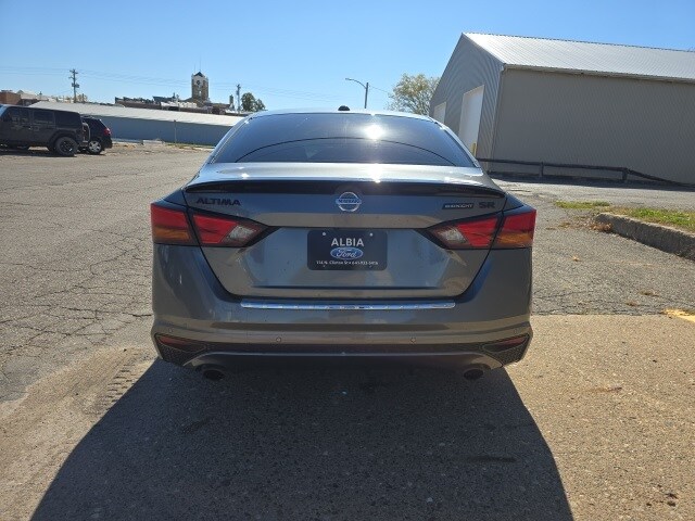 2022 Nissan Altima 2.5 SR photo 4