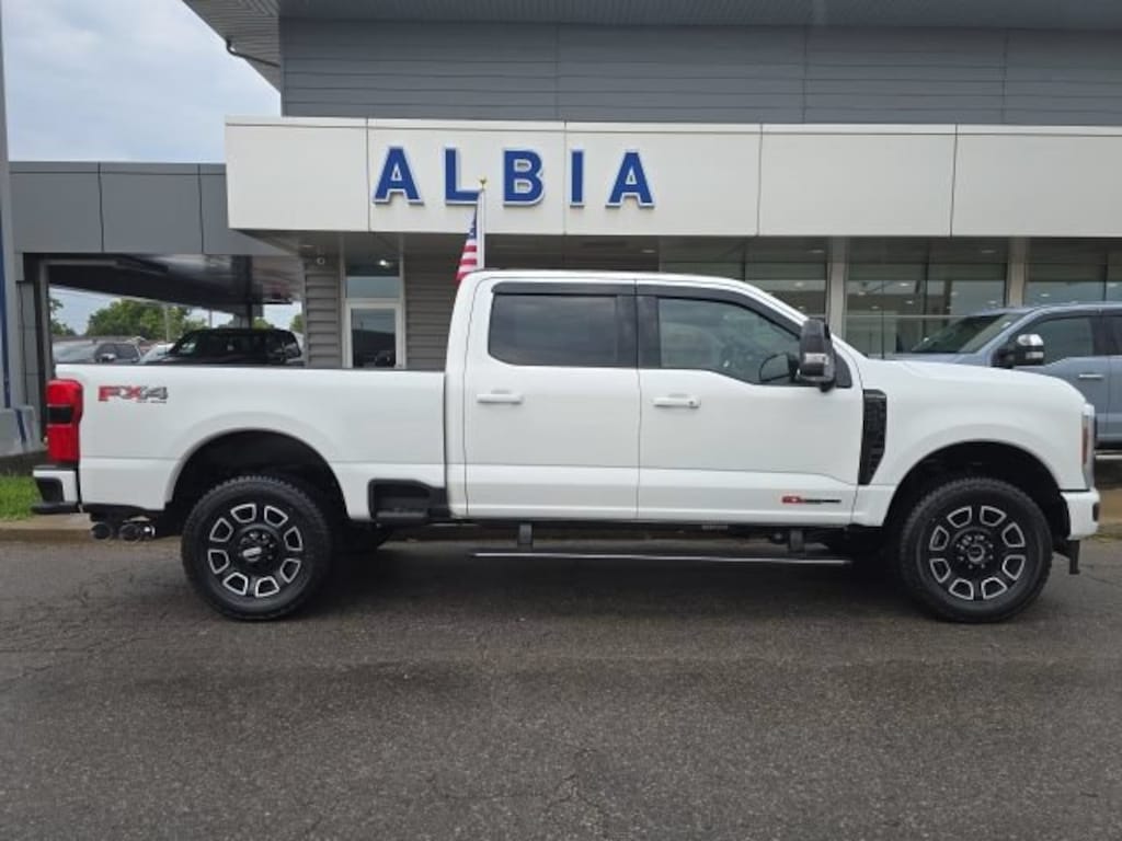 New 2026 Ford Super Duty F-250 SRW Platinum Truck Crew Cab