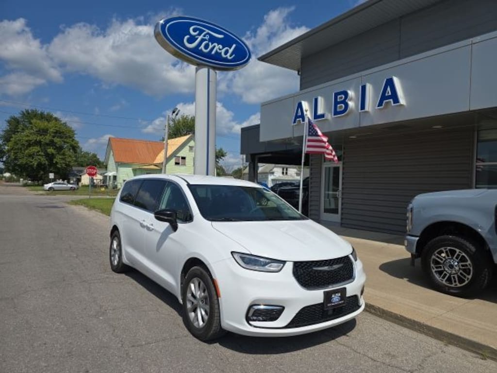 Used 2024 Chrysler Pacifica Touring L Van Passenger Van