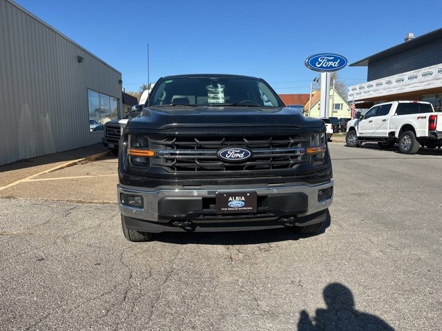 2024 Ford F-150 XLT photo 2