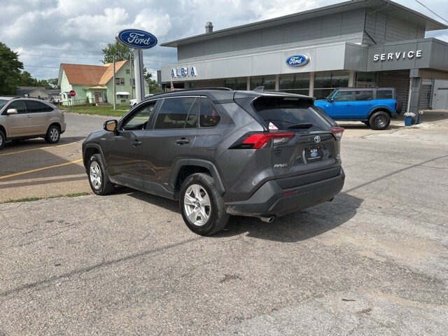 2021 Toyota RAV4 Hybrid LE photo 4