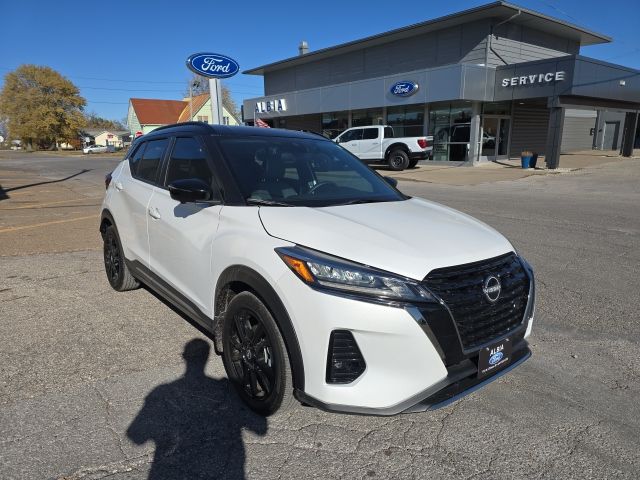 2023 Nissan Kicks SR