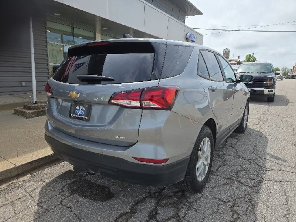 Used 2024 Chevrolet Equinox LS w/1FL SUV