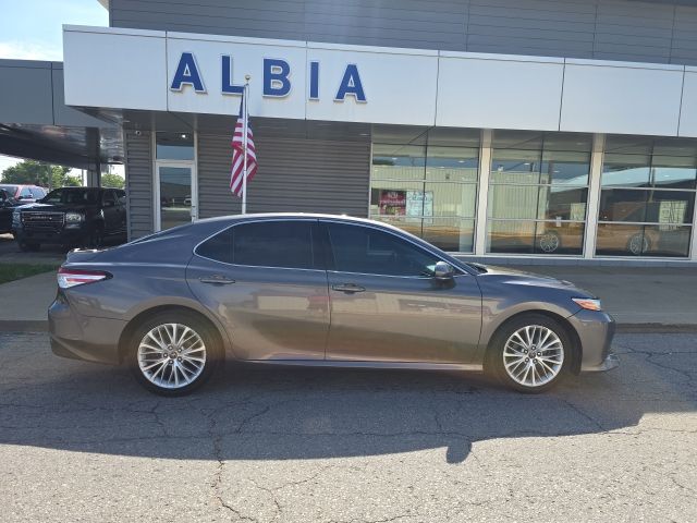 Used 2018 Toyota Camry XLE with VIN 4T1B11HK2JU028339 for sale in Albia, IA