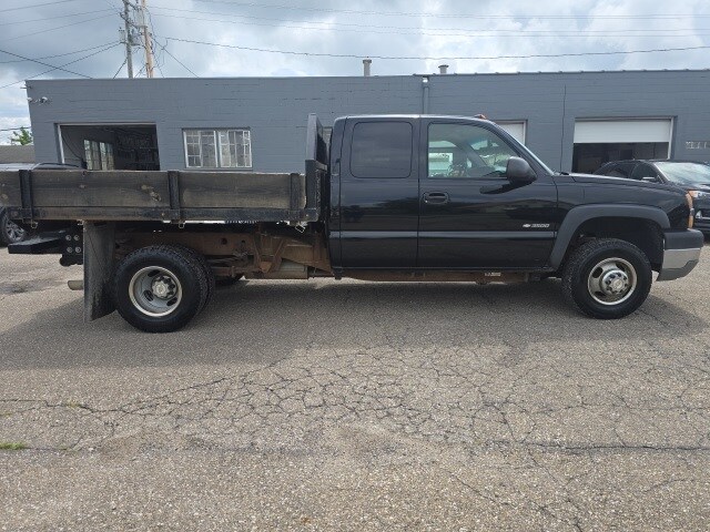 2003 Chevrolet Silverado 3500HD photo 2