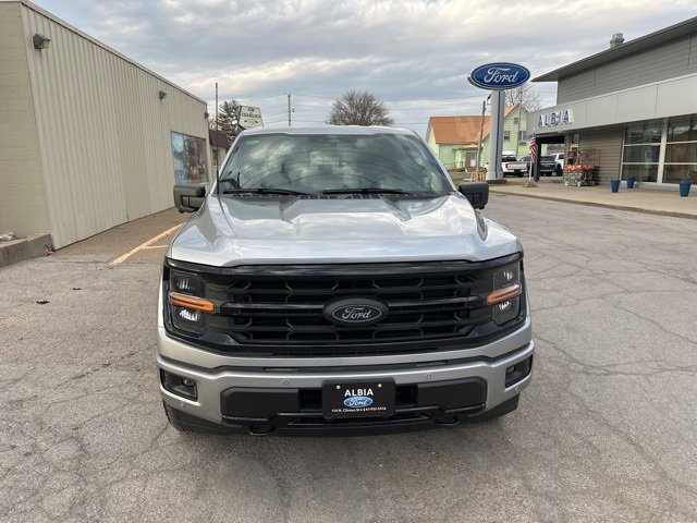 2025 Ford F-150 XLT photo 2