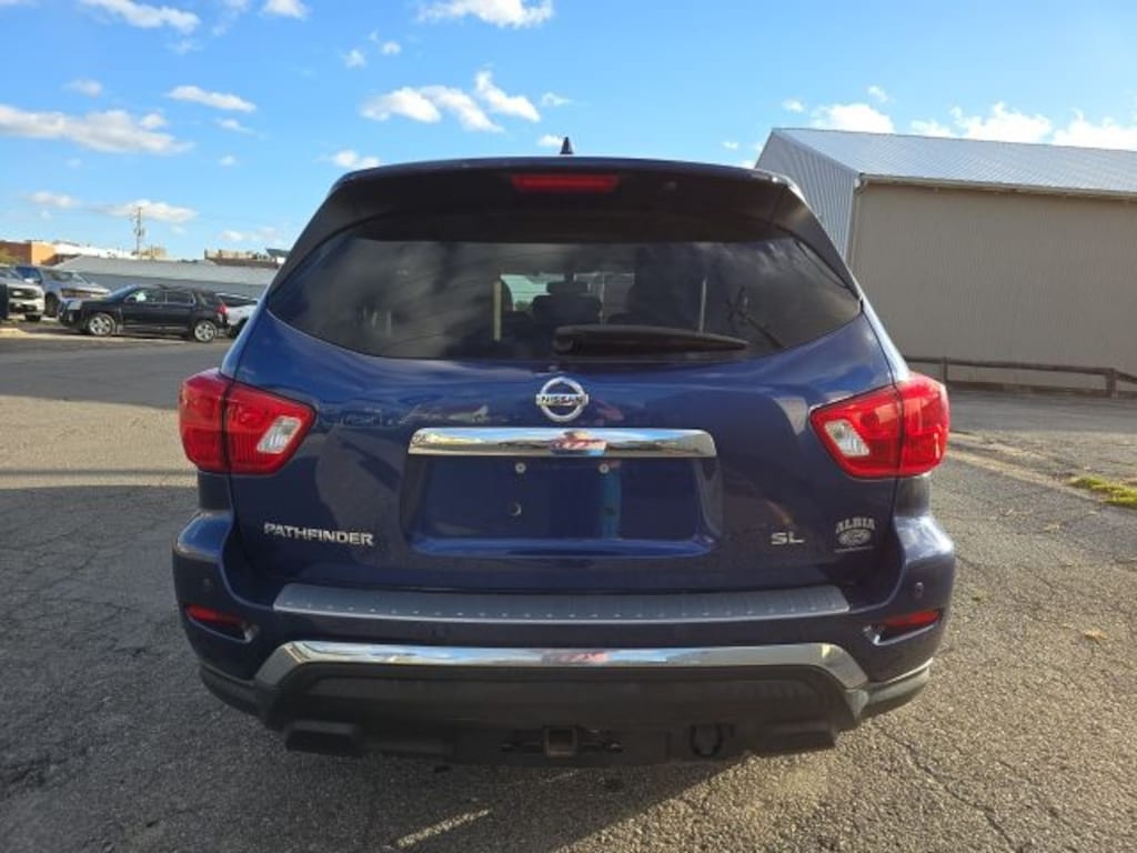 Used 2019 Nissan Pathfinder SL SUV
