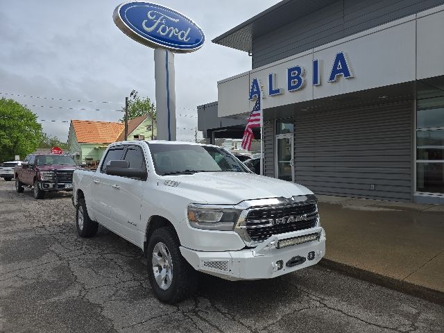 2019 RAM 1500 Big Horn/Lone Star 4x4 Crew Cab 5'7's photo
