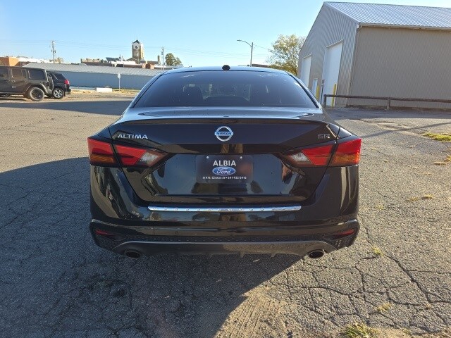 2021 Nissan Altima 2.5 SR photo 4
