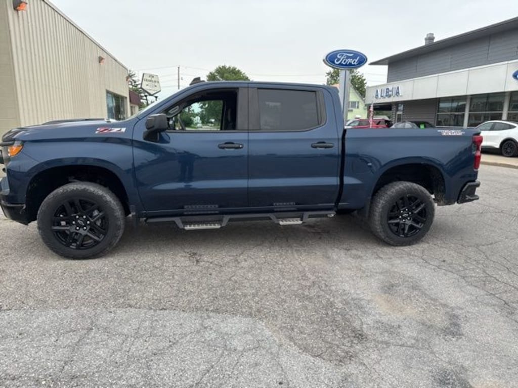 Used 2023 Chevrolet Silverado 1500 Custom Trail Boss Truck Crew Cab
