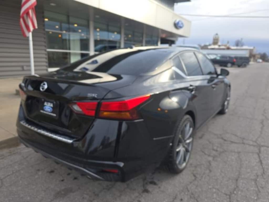 Used 2021 Nissan Altima 2.5 SR Sedan