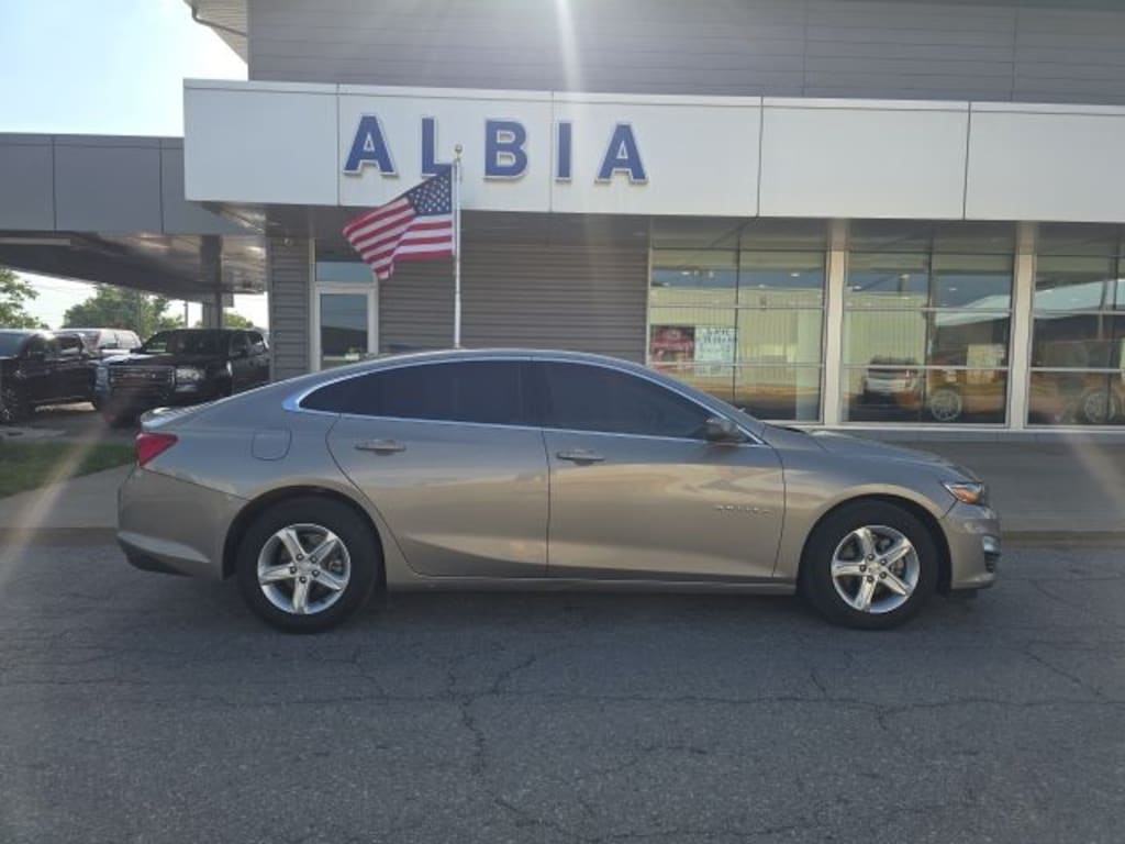 Used 2022 Chevrolet Malibu LS w/1FL Sedan