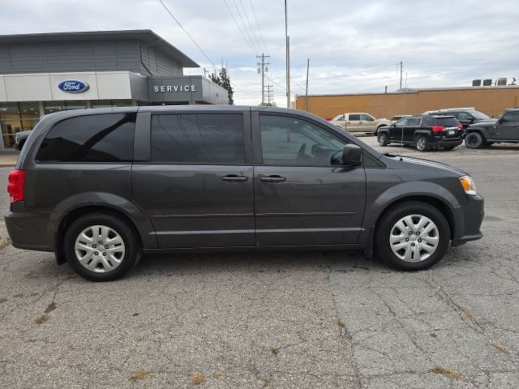 Used 2017 Dodge Grand Caravan SE Van