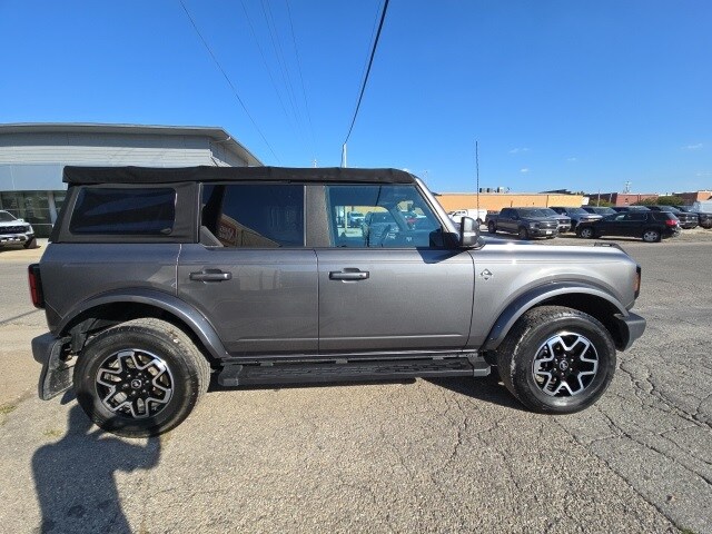 2022 Ford Bronco Base Big Bend Black Diamond Outer Banks photo 2