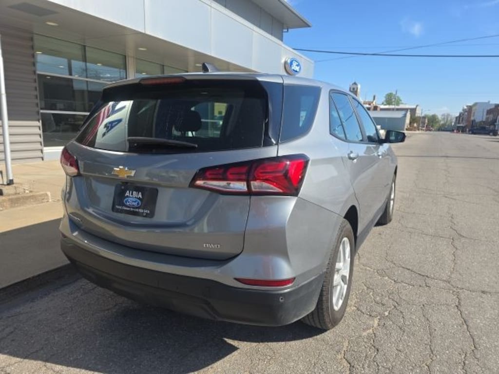 Used 2024 Chevrolet Equinox LS w/1FL SUV
