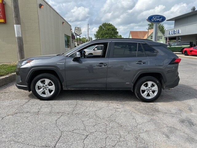 2021 Toyota RAV4 Hybrid LE photo 3