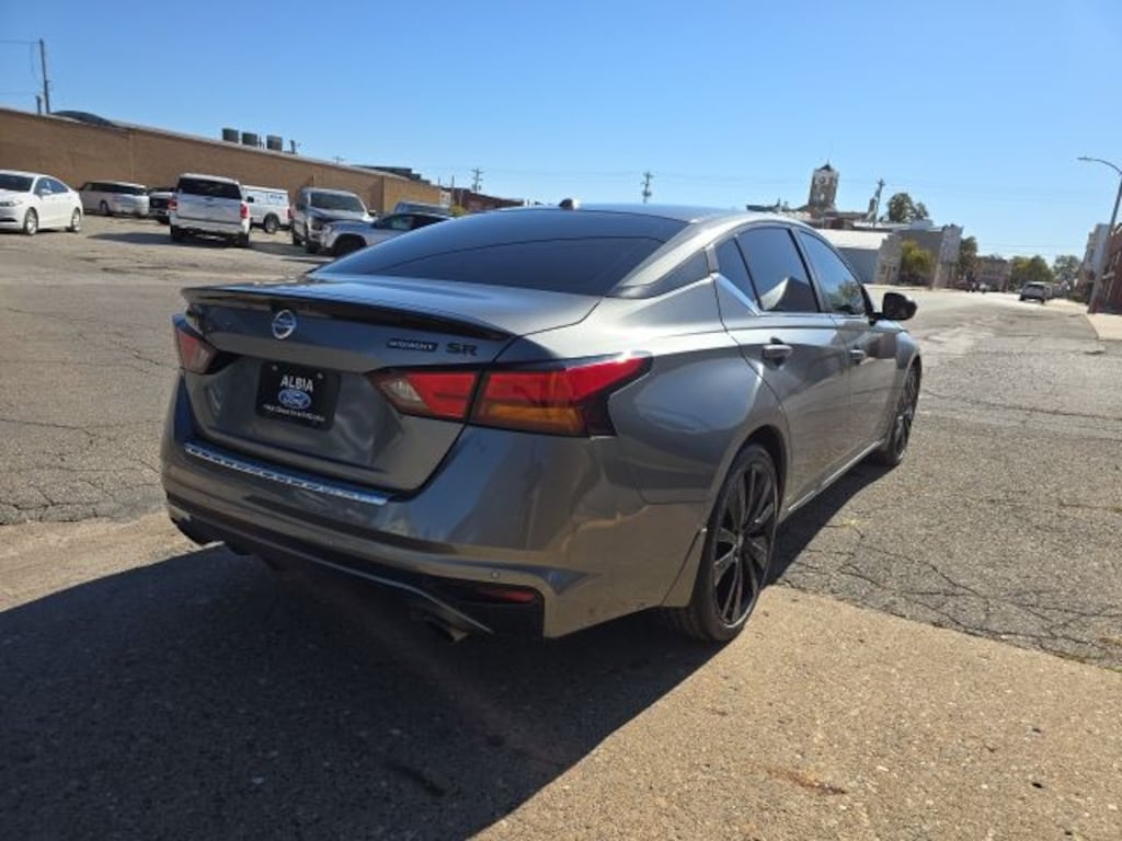 Used 2022 Nissan Altima 2.5 SR Sedan