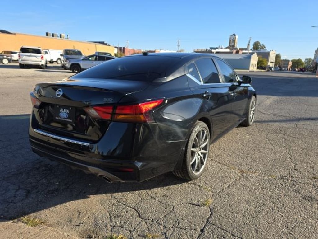 Used 2021 Nissan Altima 2.5 SR Sedan