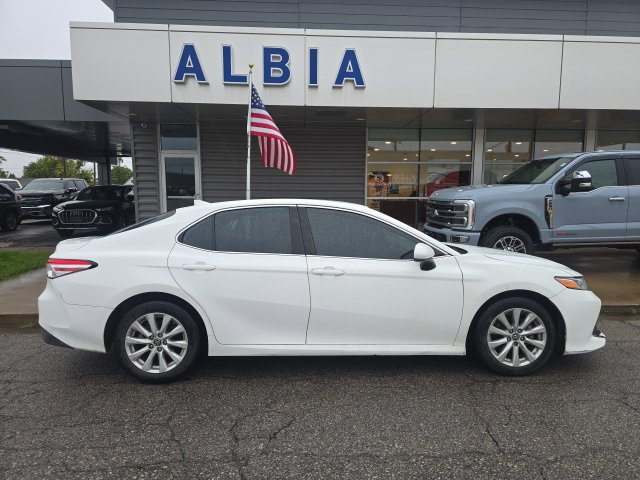 Used 2019 Toyota Camry LE with VIN 4T1B11HK1KU827305 for sale in Albia, IA