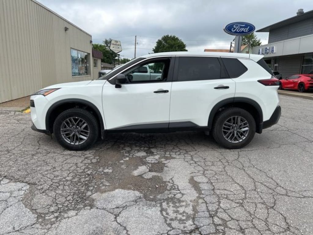 Used 2022 Nissan Rogue S SUV