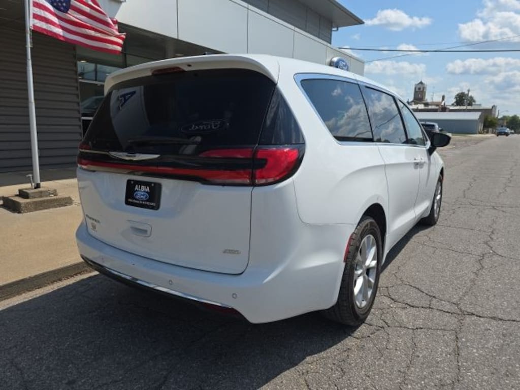 Used 2024 Chrysler Pacifica Touring L Van Passenger Van