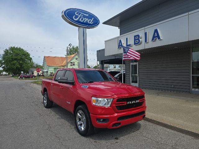 2019 RAM 1500 Big Horn/Lone Star 4x4 Crew Cab 5'7's photo