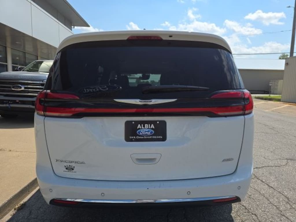 Used 2024 Chrysler Pacifica Touring L Van Passenger Van