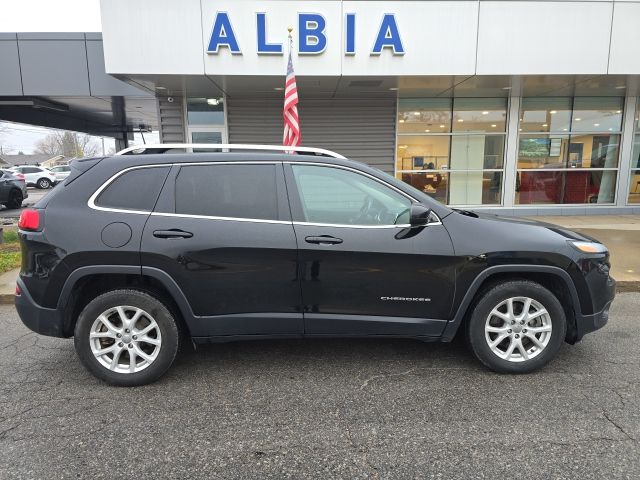 Used 2018 Jeep Cherokee Latitude Plus with VIN 1C4PJLLX5JD524728 for sale in Albia, IA