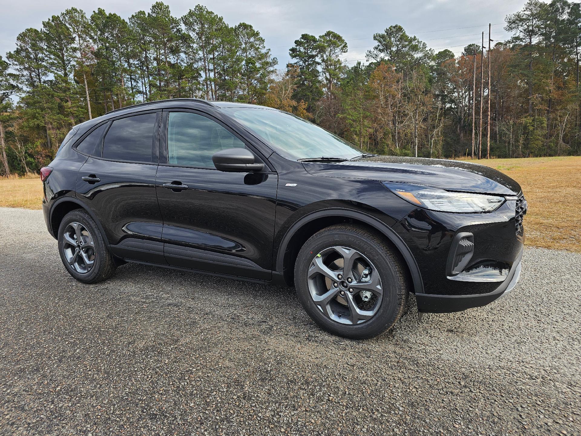 2025 Ford Escape ST-Line photo 2