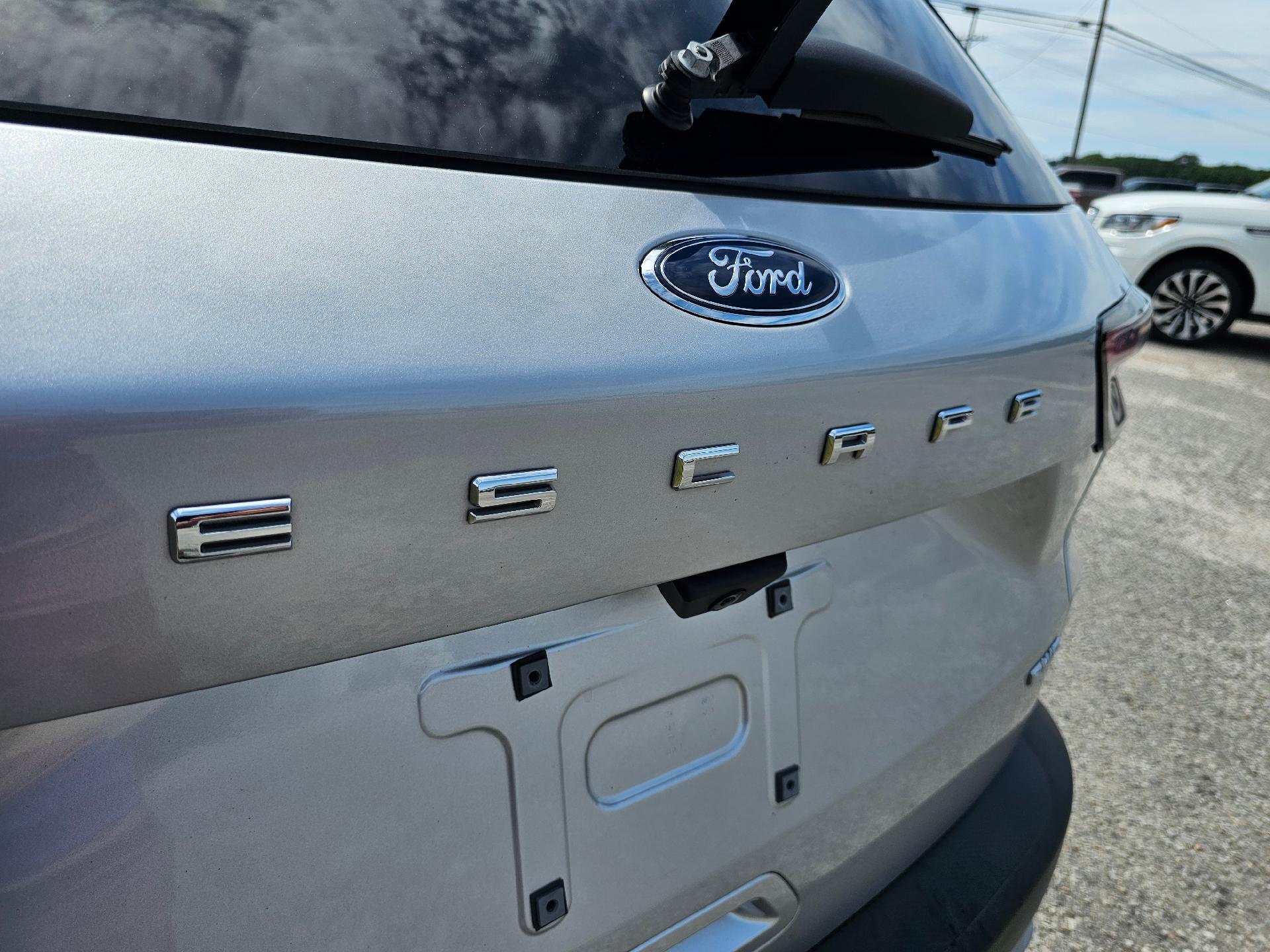 2020 Ford Escape SEL photo 5