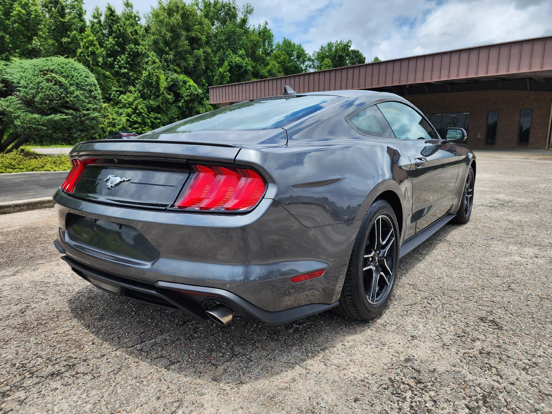 2020 Ford Mustang EcoBoost Premium photo 4