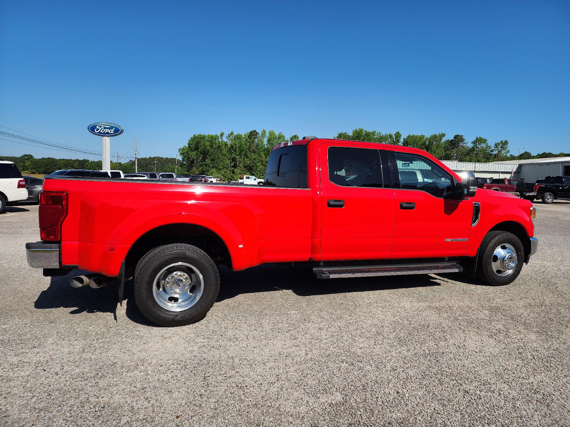 2022 Ford F-350 XLT photo 3