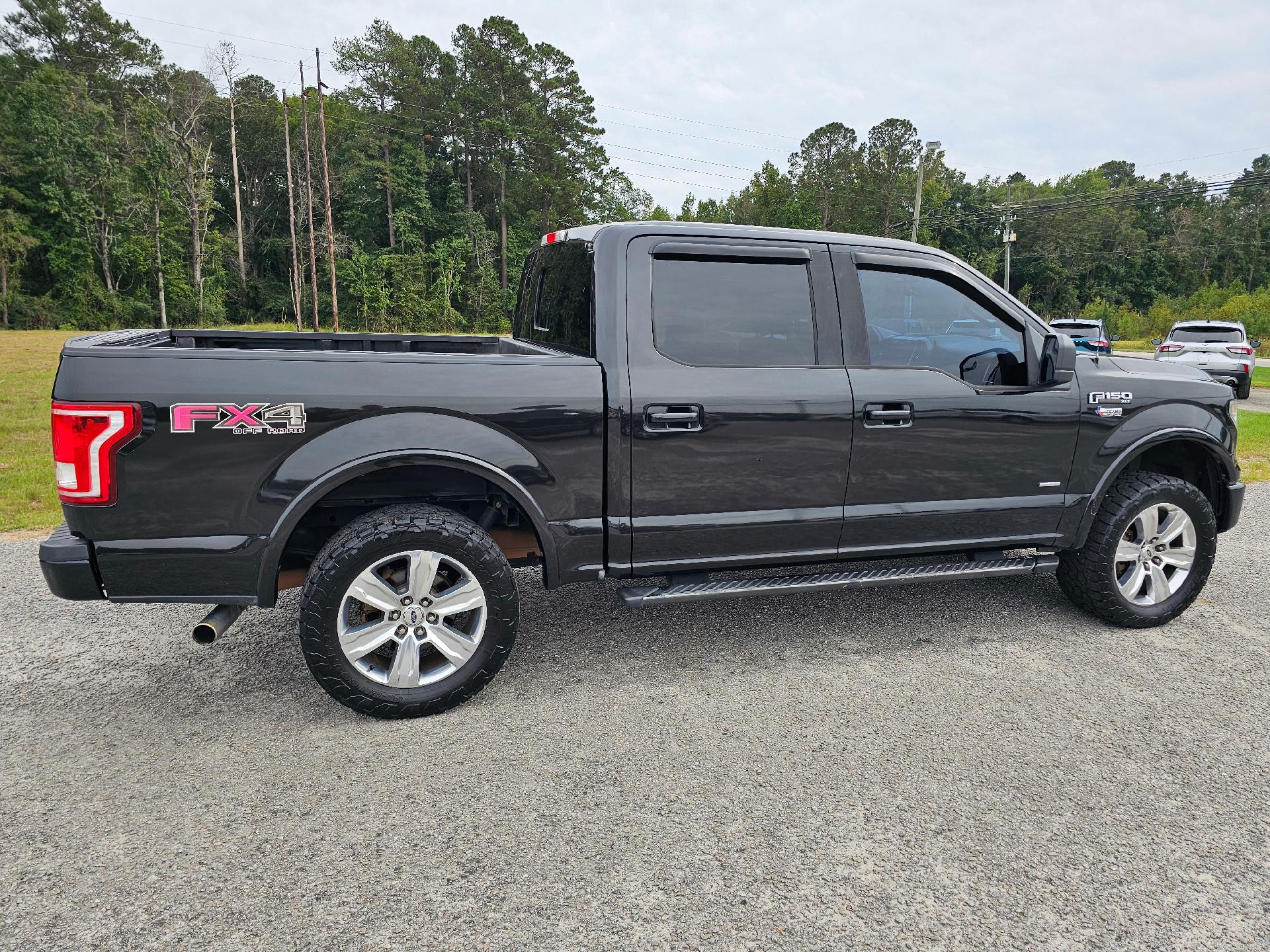 2015 Ford F-150 XLT photo 3