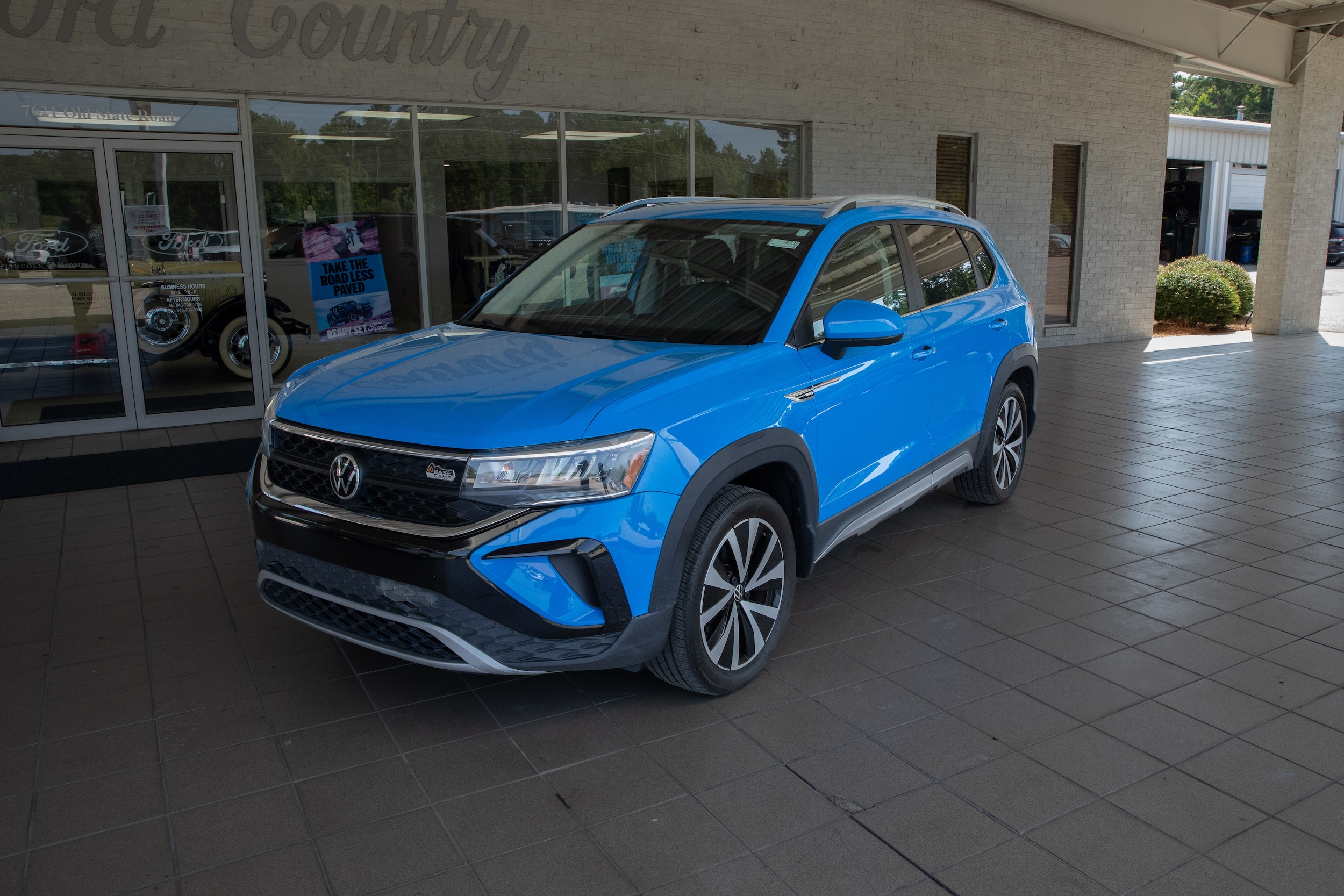 Used 2022 Volkswagen Taos SE with VIN 3VVLX7B25NM053668 for sale in Holly Hill, SC