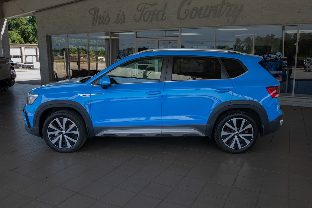 Used 2022 Volkswagen Taos SE SE FWD