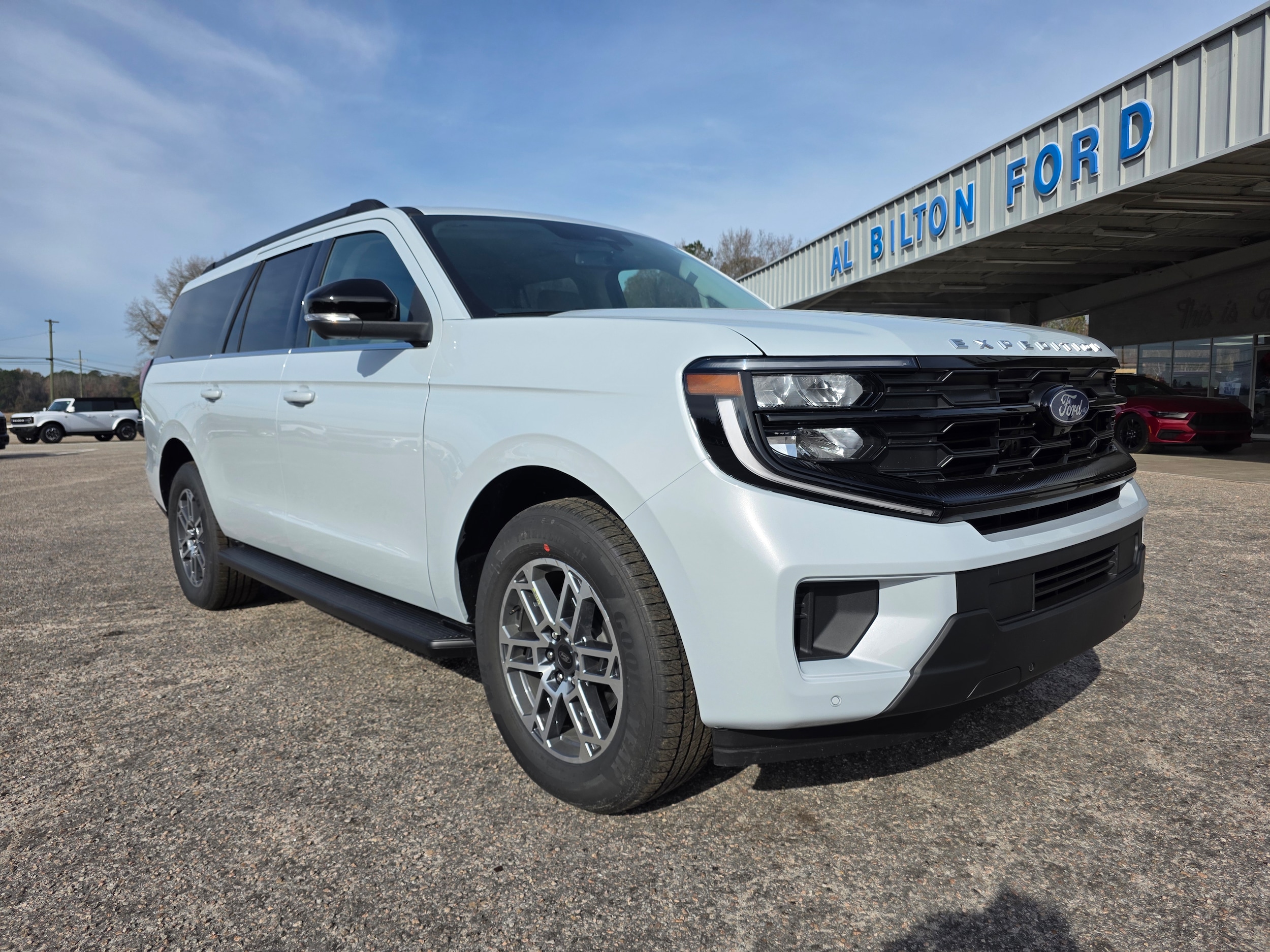 2025 Ford Expedition Active's photo