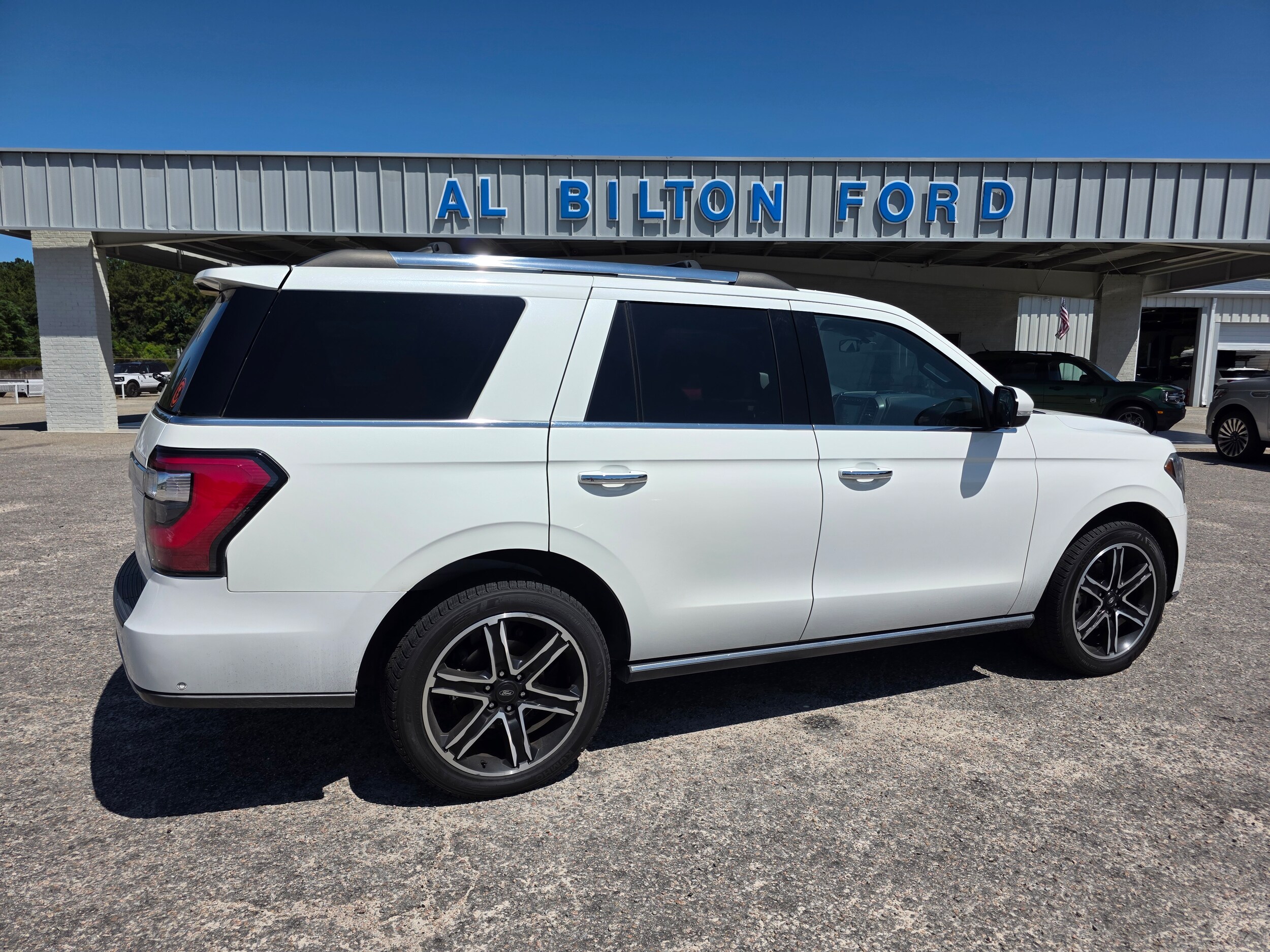 2020 Ford Expedition Limited photo 2